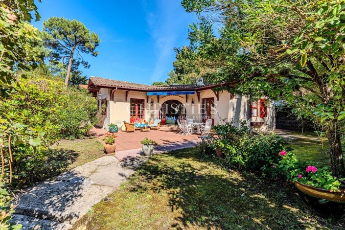 Image No.1-4 Bed House for sale