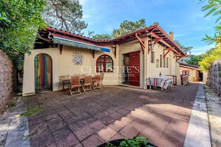 Image No.2-4 Bed House for sale