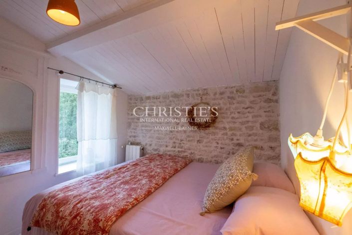 Image No.12-5 Bed House for sale