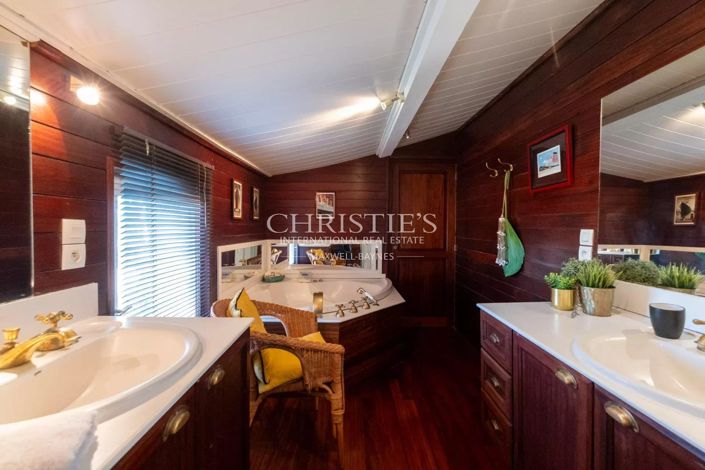 Image No.13-5 Bed House for sale