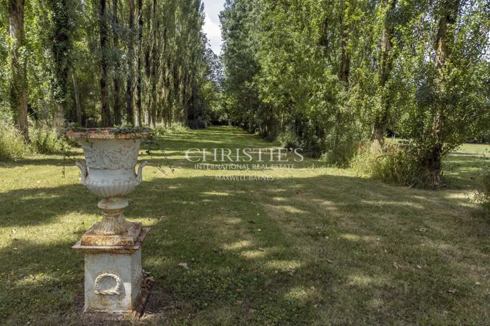 Image No.17-5 Bed House for sale