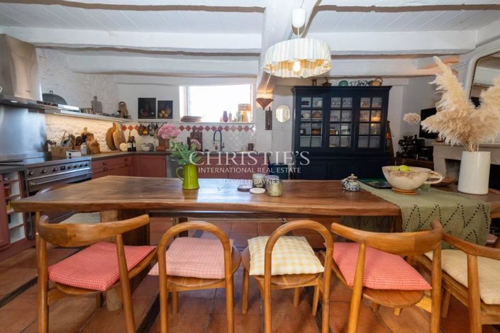 Image No.7-5 Bed House for sale