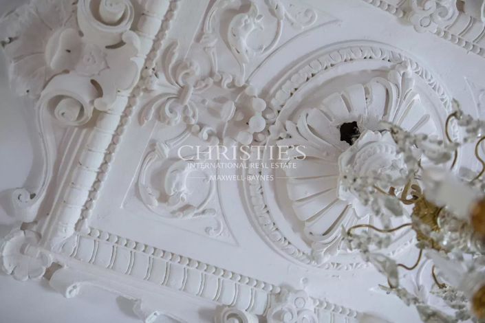 Image No.3-5 Bed House for sale