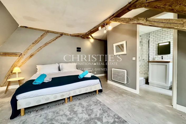 Image No.23-12 Bed House for sale