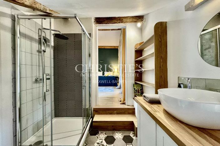 Image No.28-12 Bed House for sale