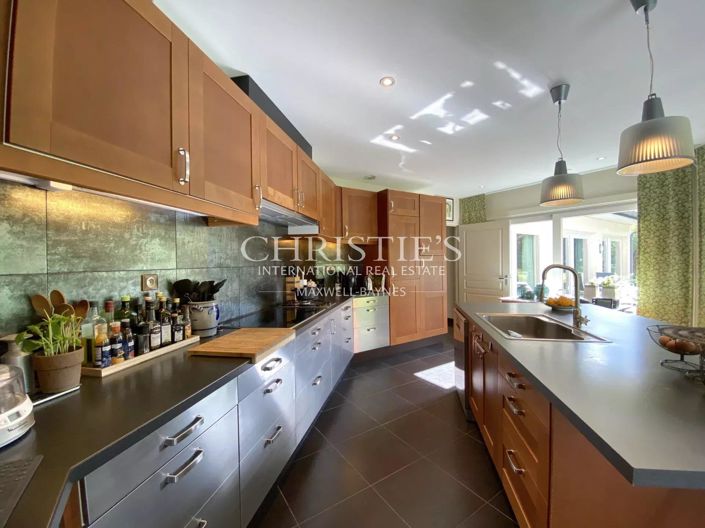 Image No.8-3 Bed House for sale