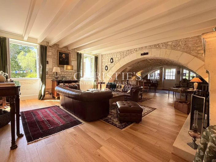 Image No.14-6 Bed House for sale