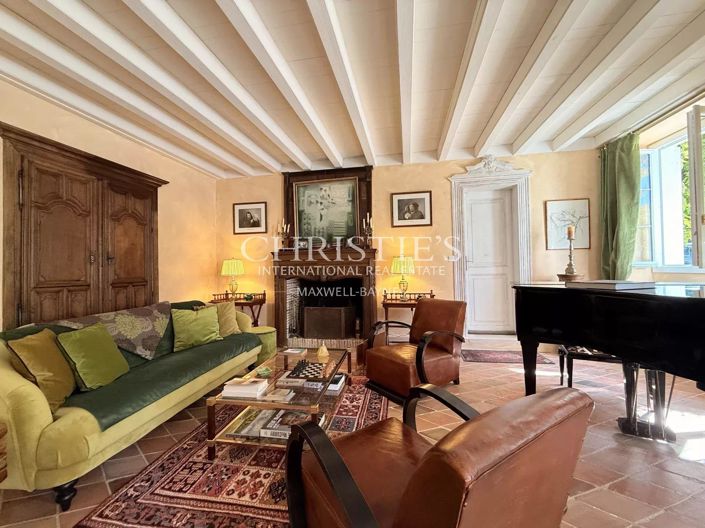 Image No.18-6 Bed House for sale