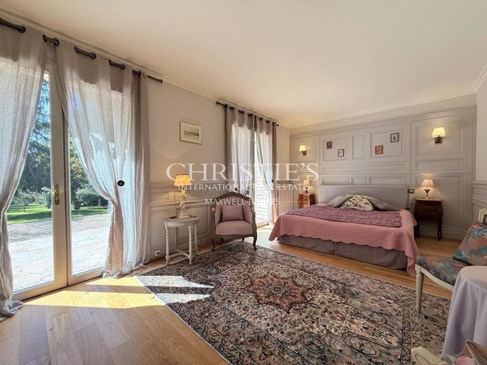 Image No.24-6 Bed House for sale