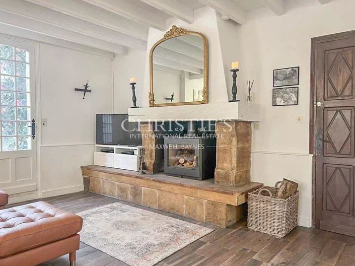 Image No.10-10 Bed House for sale