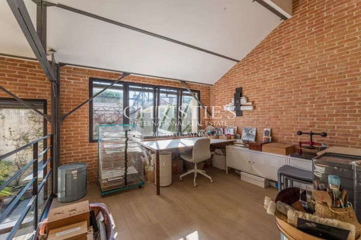 Image No.11-3 Bed House for sale