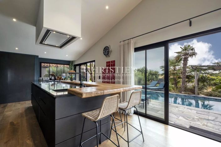 Image No.10-5 Bed House for sale