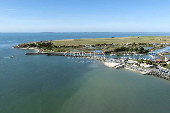 Image No.18-5 Bed House for sale