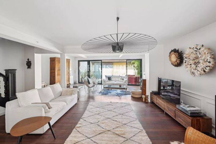 Image No.1-4 Bed House for sale