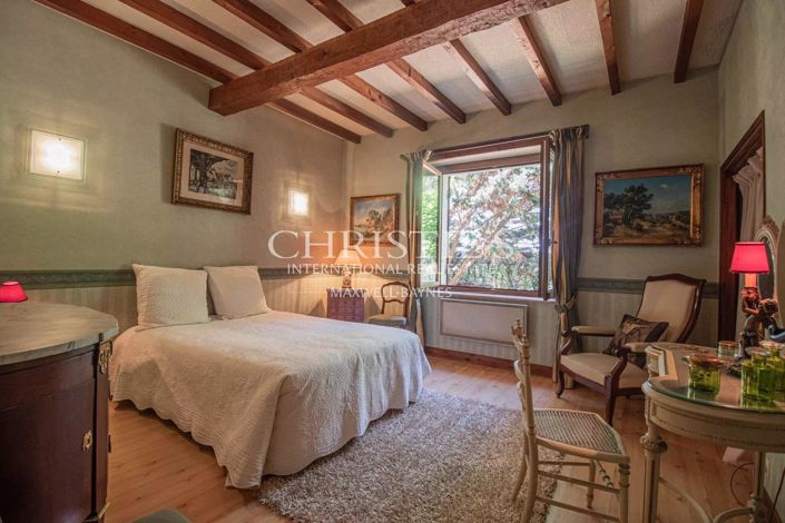 Image No.12-5 Bed House for sale