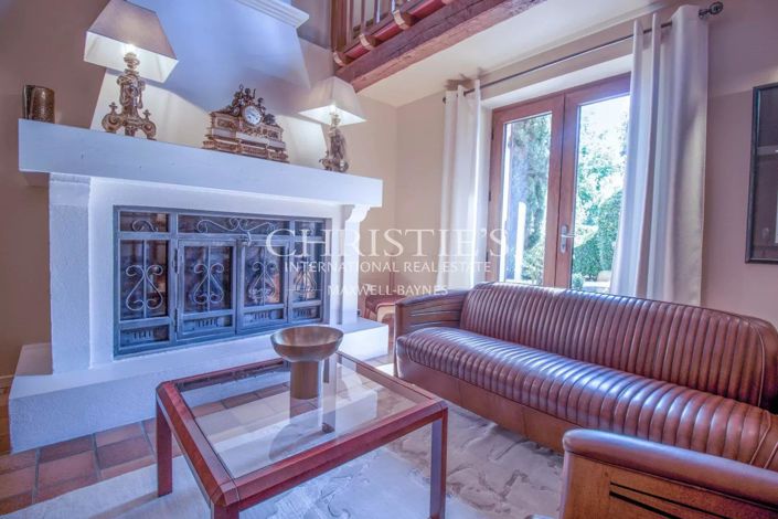 Image No.9-5 Bed House for sale