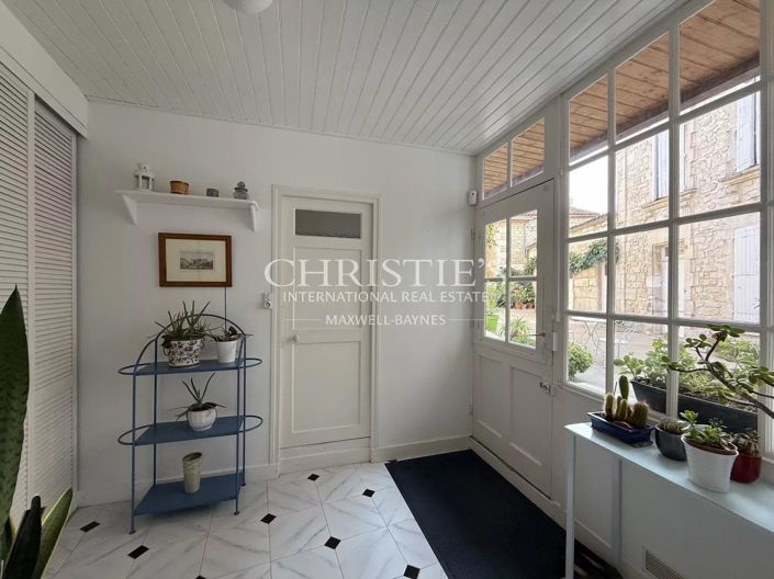 Image No.13-6 Bed House for sale