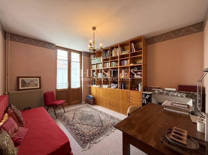 Image No.16-6 Bed House for sale