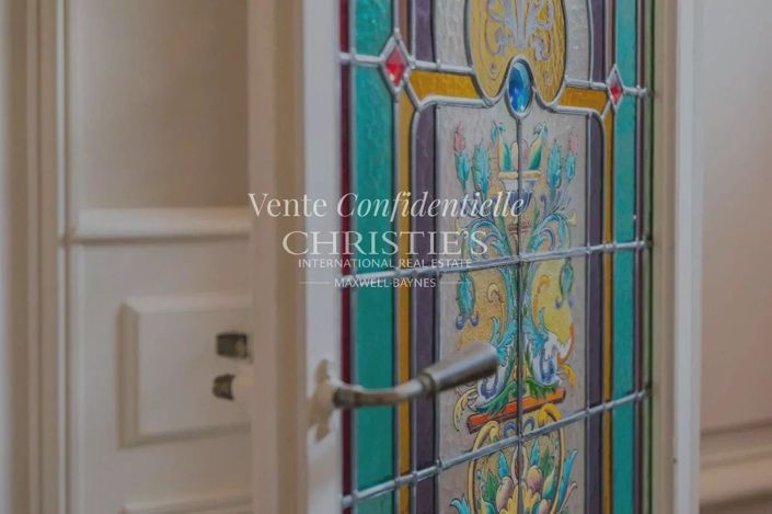 Image No.4-8 Bed House for sale