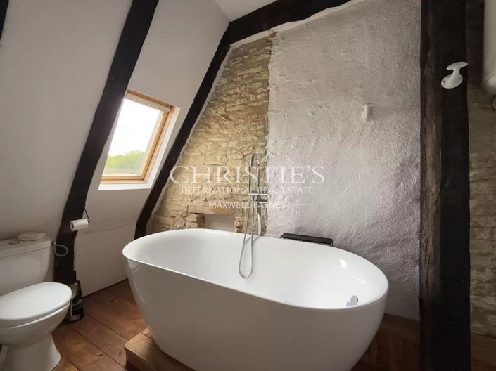 Image No.18-8 Bed House for sale