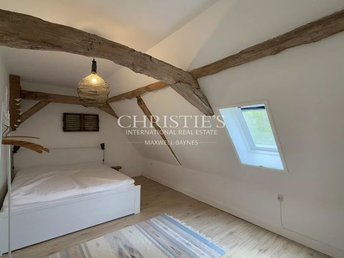 Image No.25-8 Bed House for sale