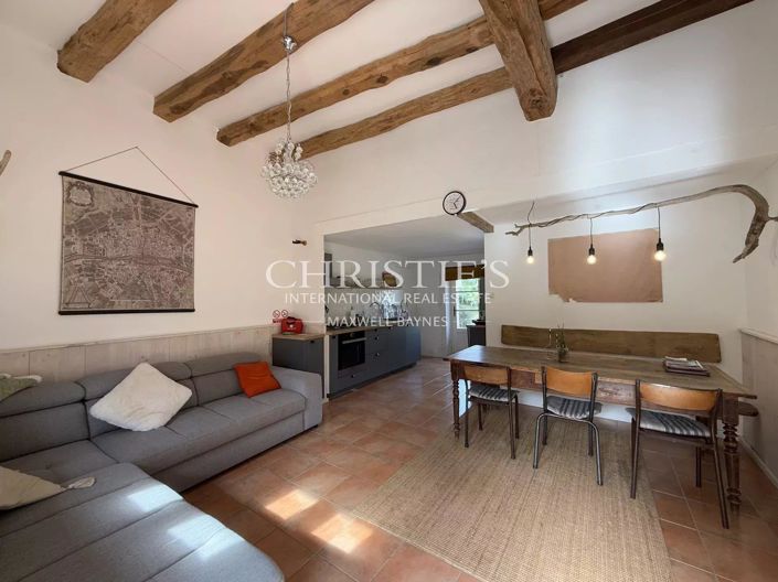 Image No.26-8 Bed House for sale