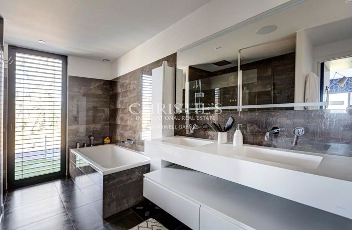 Image No.14-4 Bed House for sale