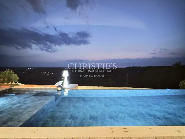 Image No.16-4 Bed House for sale