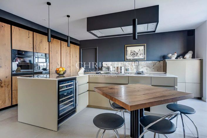 Image No.6-4 Bed House for sale