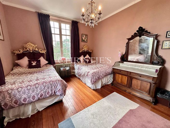 Image No.22-4 Bed House for sale