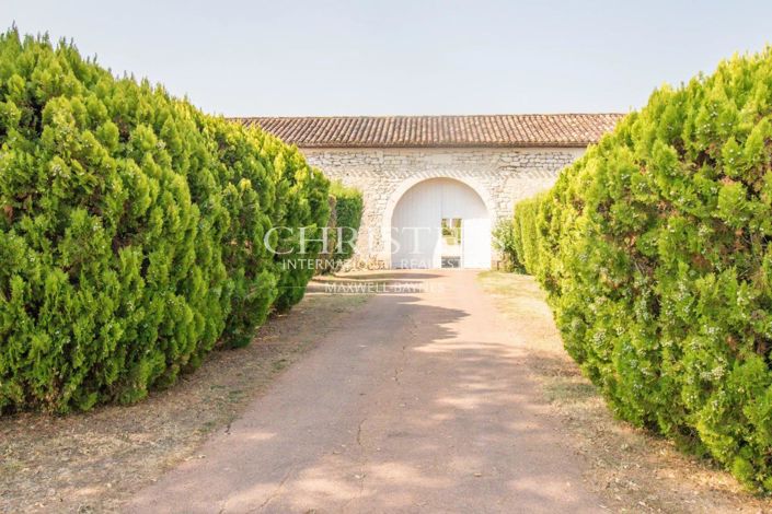 Image No.19-6 Bed House for sale