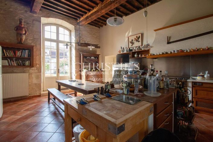 Image No.5-6 Bed House for sale