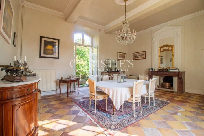 Image No.6-6 Bed House for sale