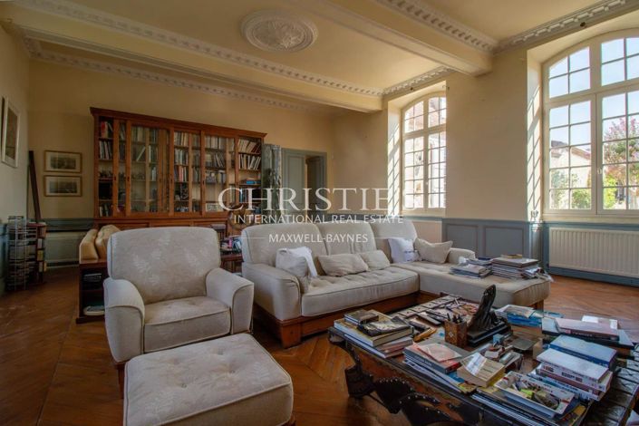 Image No.9-6 Bed House for sale