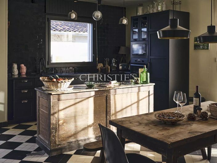 Image No.5-2 Bed House for sale