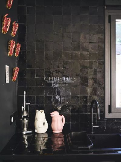 Image No.9-2 Bed House for sale