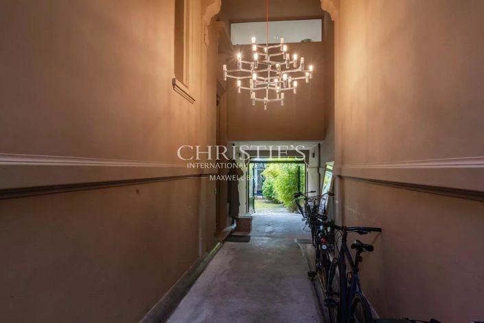 Image No.17-5 Bed House for sale