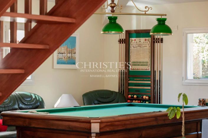 Image No.10-3 Bed House for sale