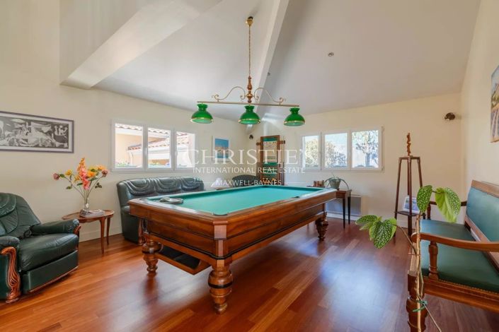 Image No.11-3 Bed House for sale