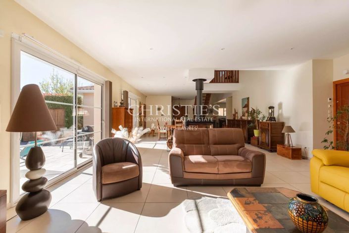 Image No.12-3 Bed House for sale