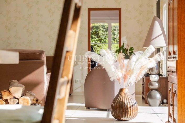 Image No.7-3 Bed House for sale