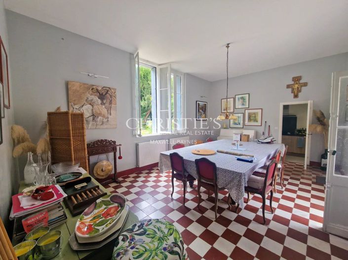 Image No.11-6 Bed House for sale