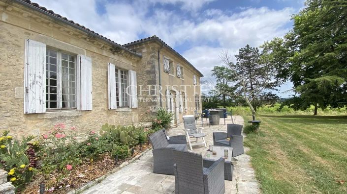 Image No.2-5 Bed House for sale