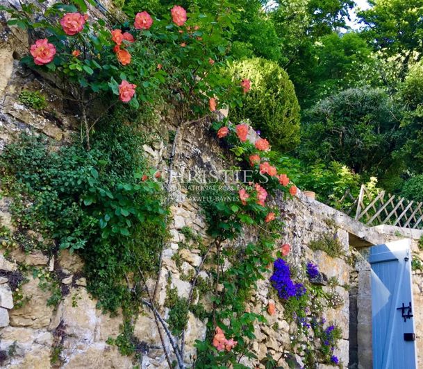 Image No.26-6 Bed House for sale