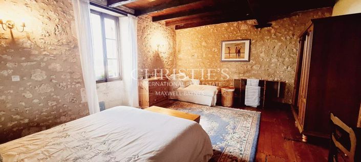 Image No.11-5 Bed House for sale