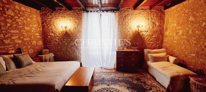 Image No.12-5 Bed House for sale