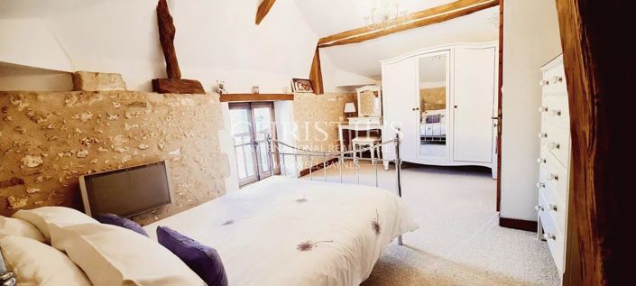 Image No.9-5 Bed House for sale