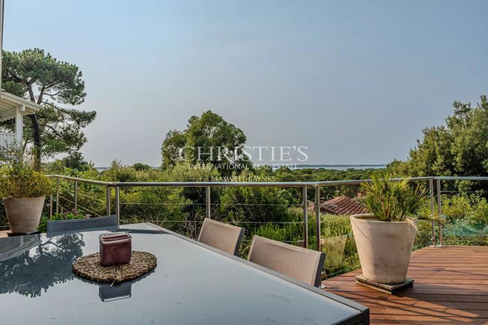 Image No.7-7 Bed House for sale