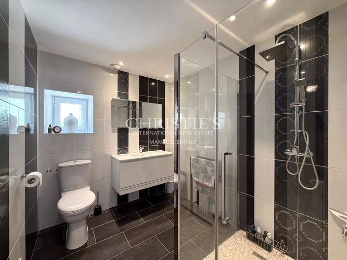 Image No.15-4 Bed House for sale