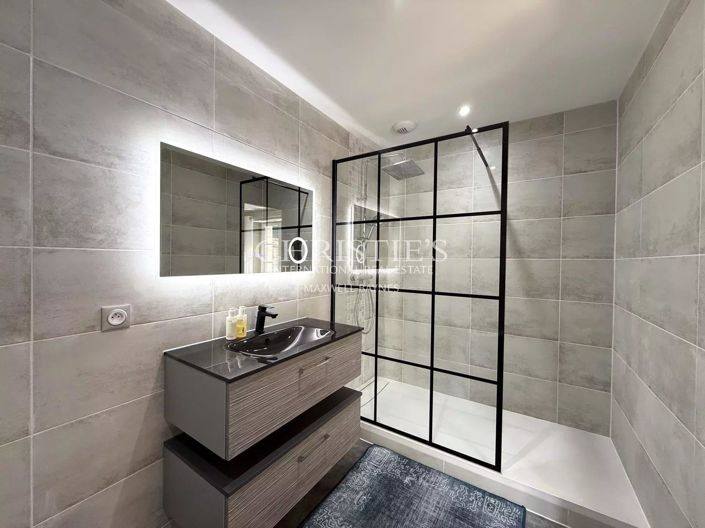 Image No.20-4 Bed House for sale